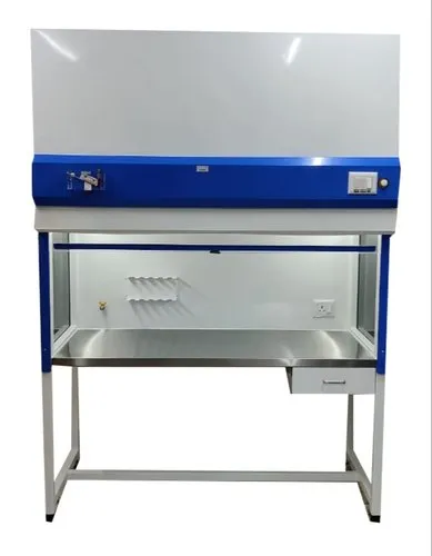 Laminar airflow system with HEPA filtration ensuring a sterile, contamination-free workspace for laboratories and cleanrooms.